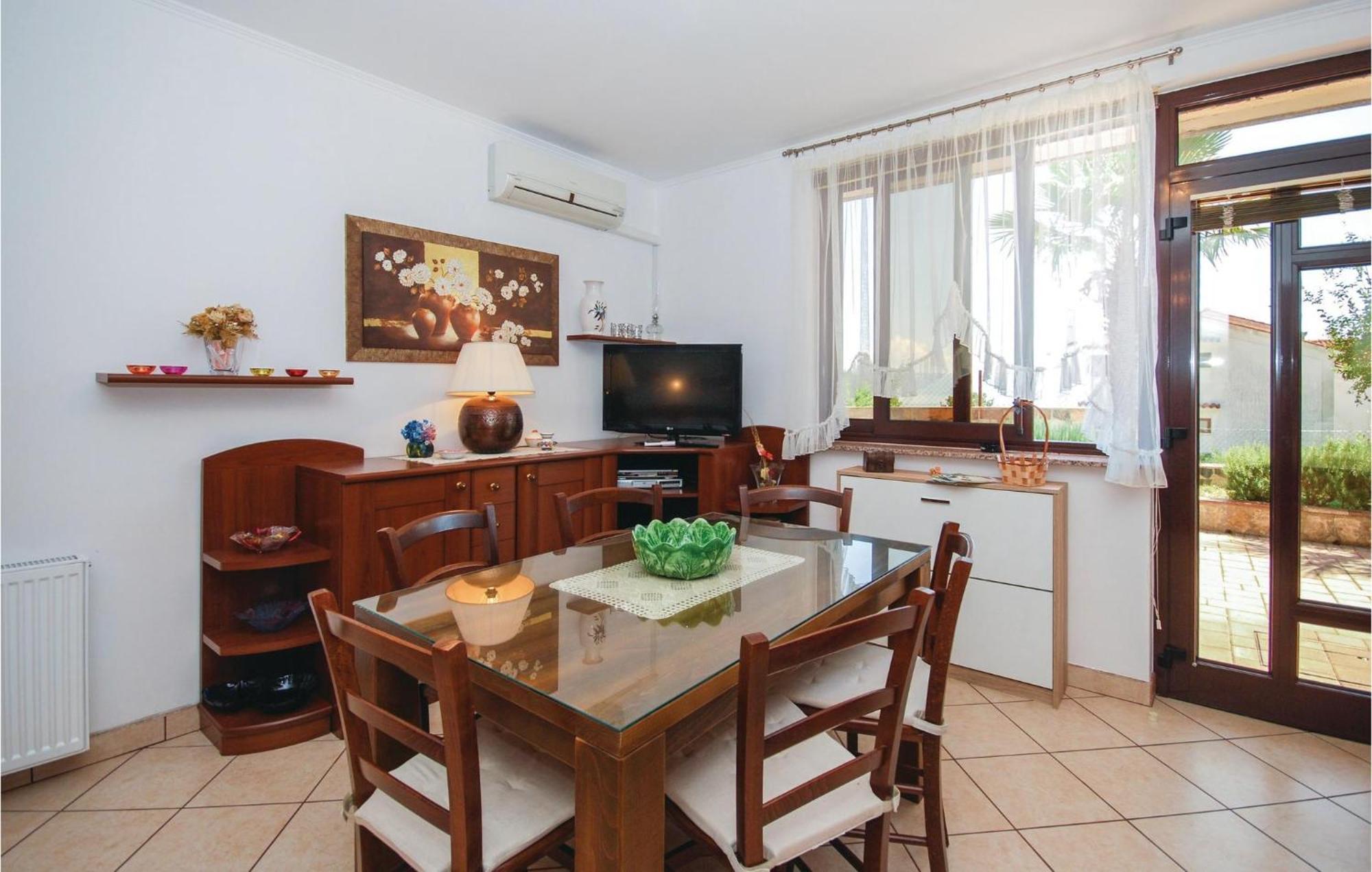 Beautiful Apartment In Lovran With Wifi Buitenkant foto