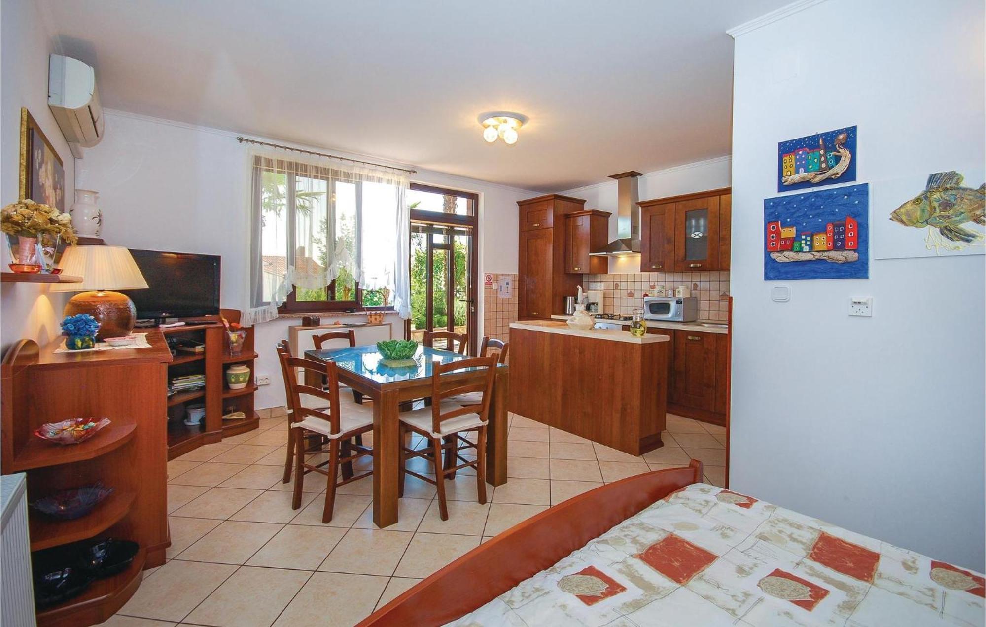 Beautiful Apartment In Lovran With Wifi Buitenkant foto